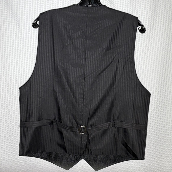 Men's Black Formal Vest - Picture 3 of 7